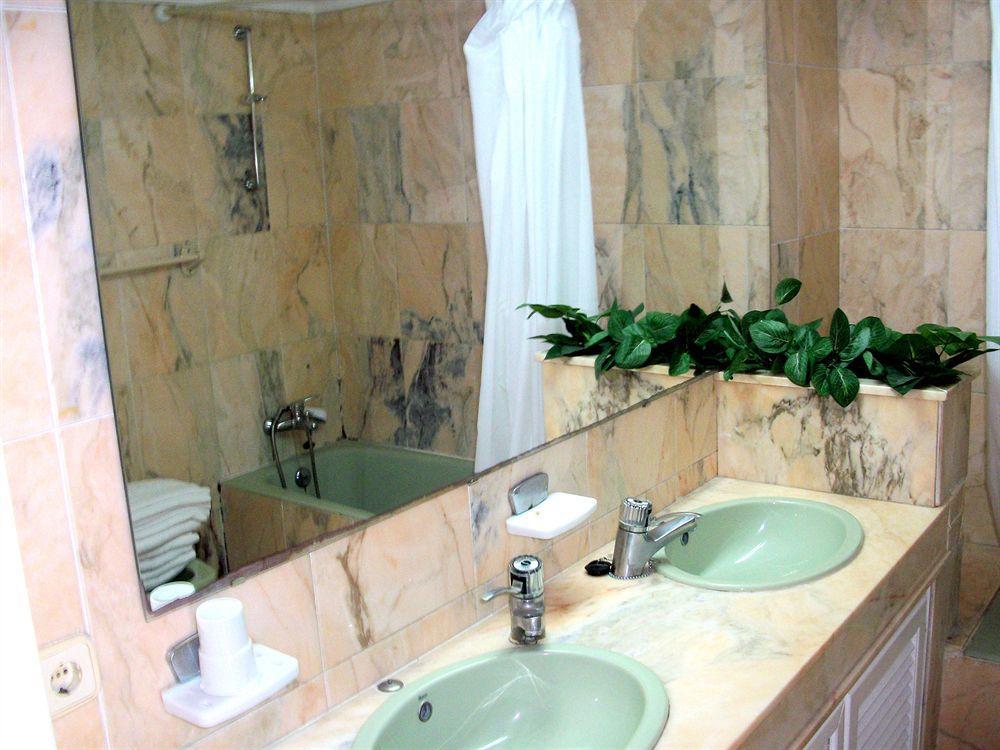 Apartamentos Triton กาลารัตจาดา ภายนอก รูปภาพ