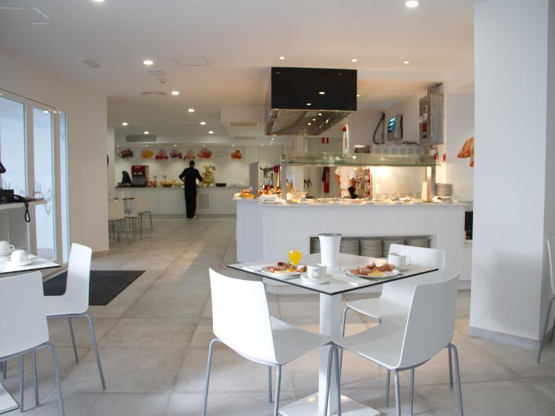Apartamentos Triton กาลารัตจาดา ภายนอก รูปภาพ