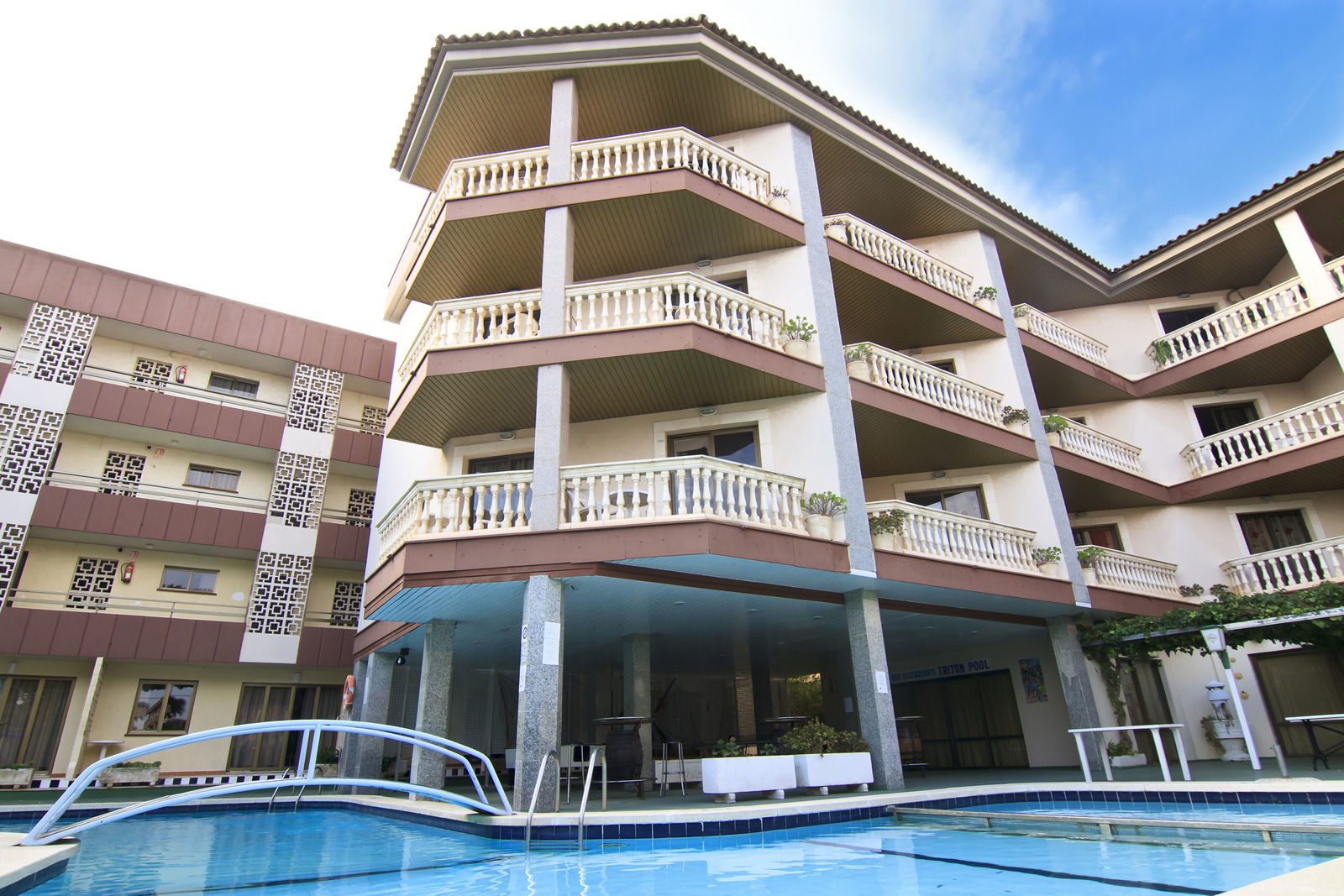 Apartamentos Triton กาลารัตจาดา ภายนอก รูปภาพ